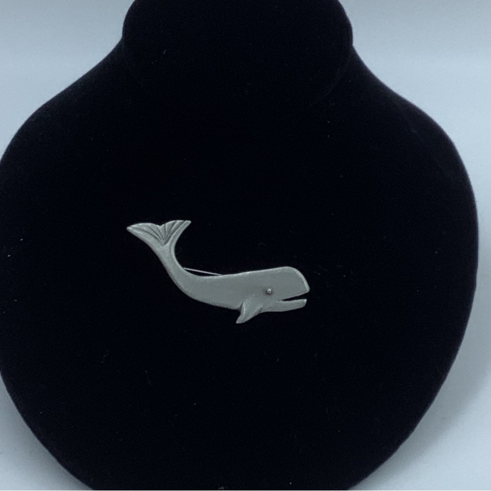 Silver Metal Whale Brooch - Picture 2 of 4